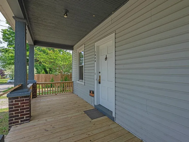 1505 Vista St — Photo 8