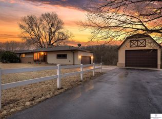 4017 Ponca Rd, Omaha, NE 68112