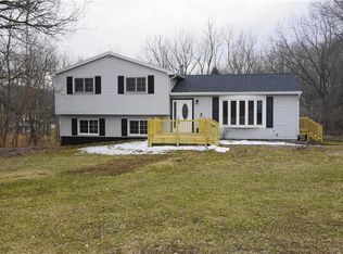 7225 Dryer Rd, Victor, NY 14564