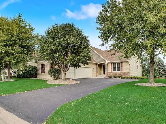 3rd image of 11709 Erskin Cir