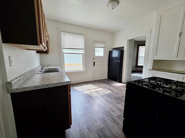 1801 N Wisconsin St — Photo 4