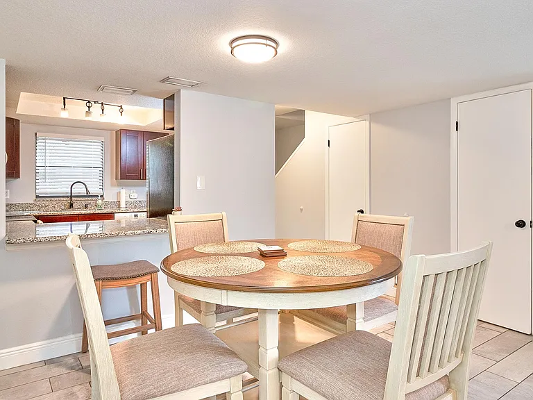 2417 W Stroud Ave #A — Photo 22