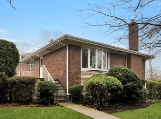 127 Chestnut St, Englewood Cliffs, NJ 07632