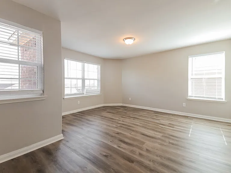 900 Princewood Dr — Photo 10