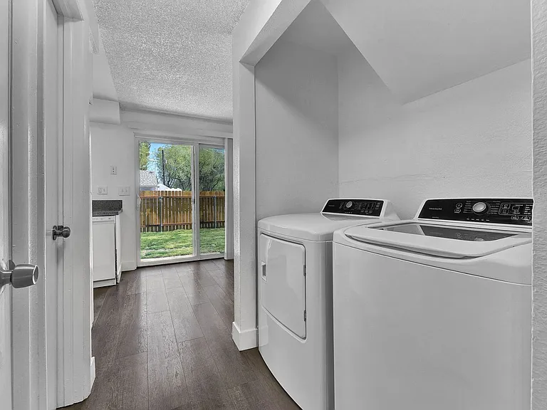 Grover Townhomes — Photo 39