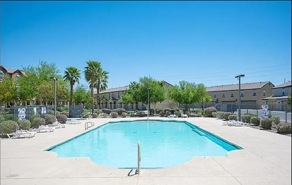 2 bed, 1382 sqft, $1,499 — Photo 3