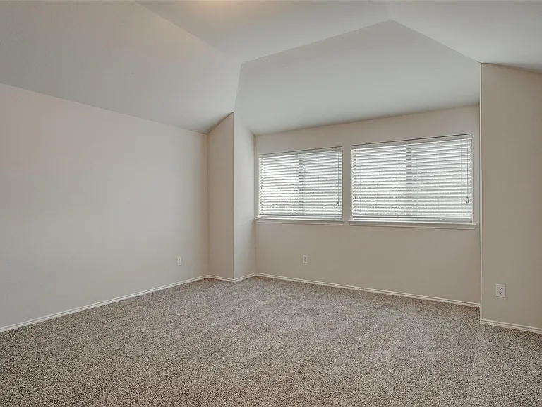 6000 Stirrup Iron Dr — Photo 24