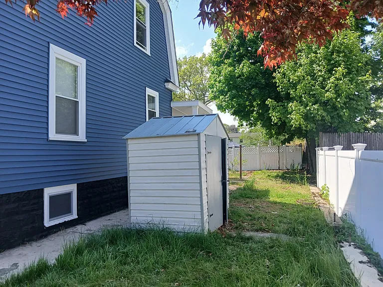 90 Edgemere Rd — Photo 51