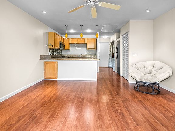 5th image of 3740 Lower Honoapiilani Rd APT F307