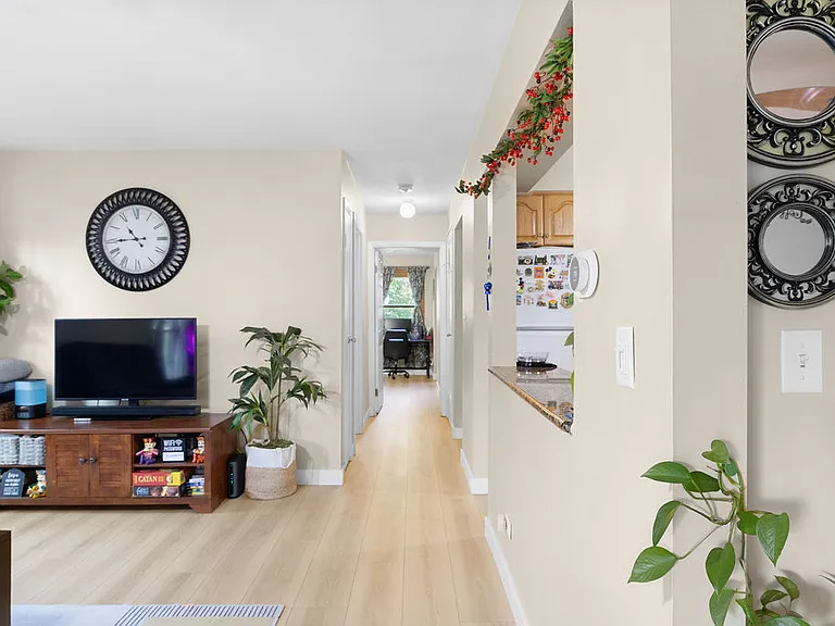 1719 Sussex Walk #D — Photo 25