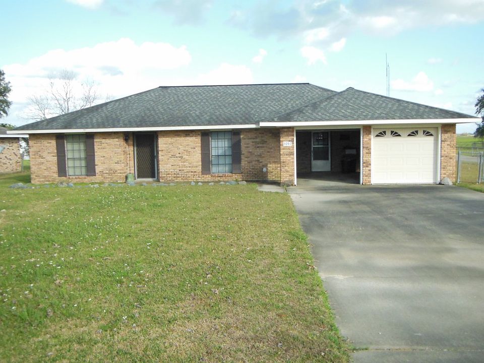 1st image of 1097 Belle Terre Dr