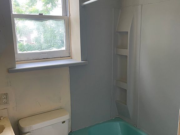 5th image of 1404 6th Ave APT 1