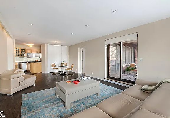 2nd image of 211 W 71st St APT 16C