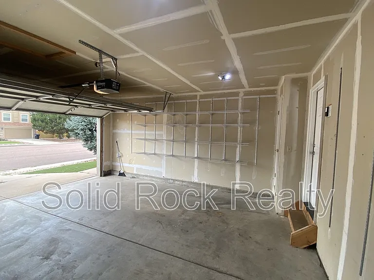 2635 Leoti Dr — Photo 20