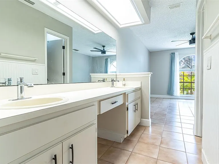 5126 Martinique Dr — Photo 5