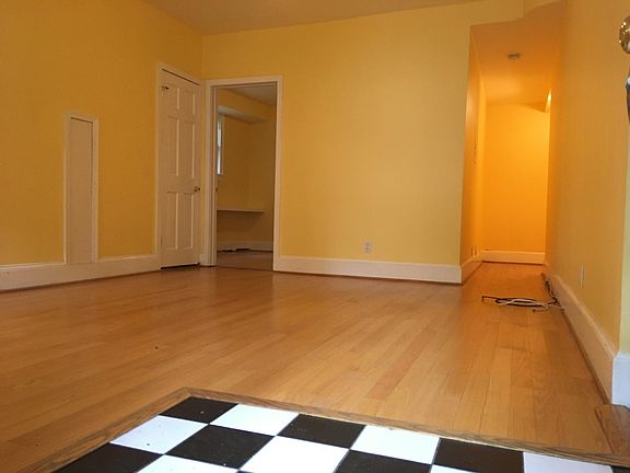 4th image of 2655 41st St NW