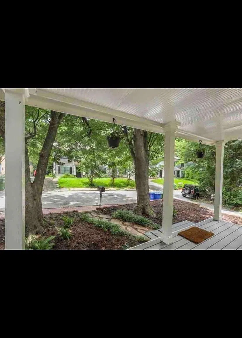 1035 Curran St NW — Photo 4
