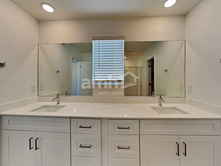 18480 W Cottontail Ln — Photo 11