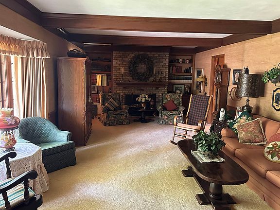 3rd image of 4809 Sherwood Rd