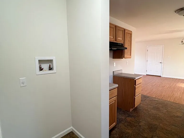 3 Bedroom 2 bath 2 car garage house — Photo 10
