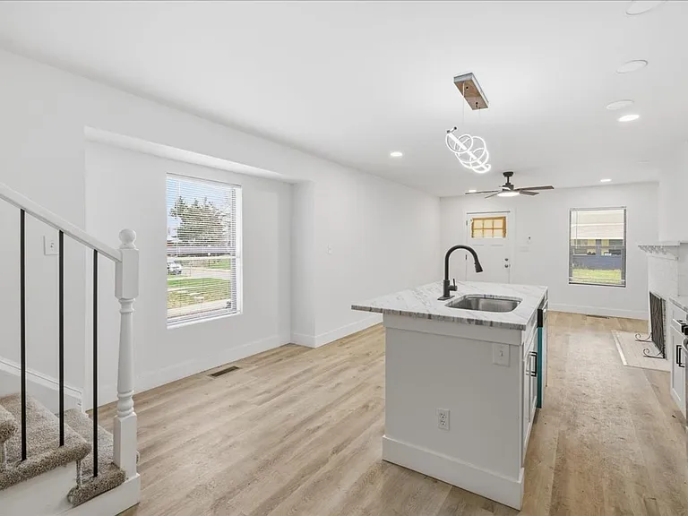 1038 N Parker Ave — Photo 8