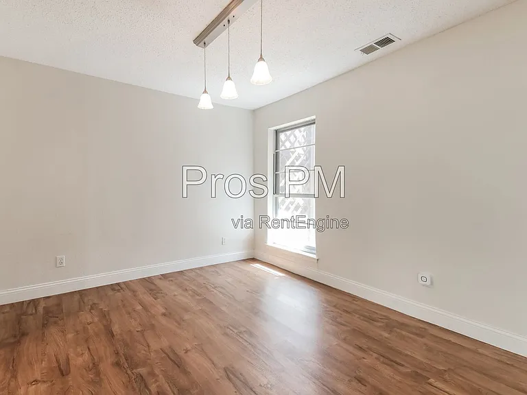 9512 Amberton Pkwy — Photo 8