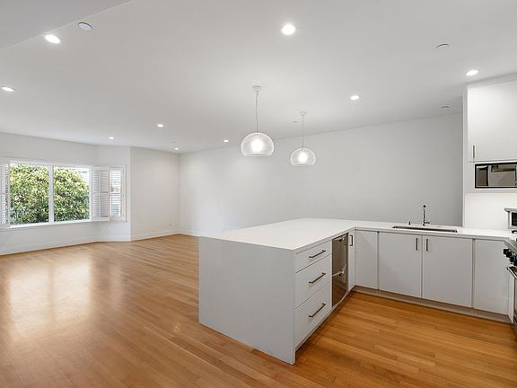 3rd image of 843 S Van Ness Ave APT 8