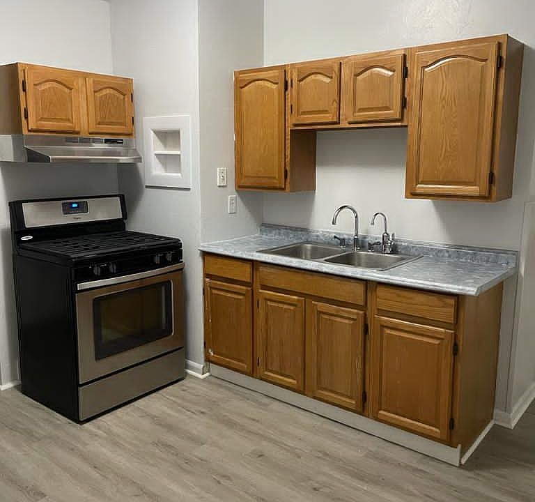 1st image of 9 Buck St Floor 2