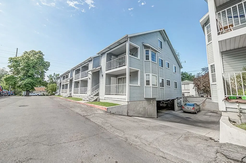 2 bed, 800 sqft, $419 — Photo 1