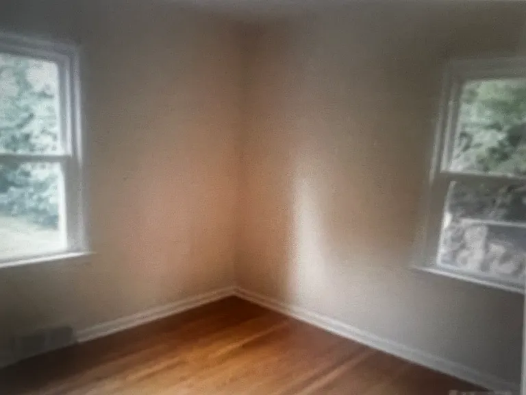 1653 E Maple Rd — Photo 3