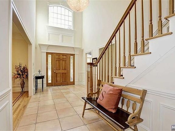 3rd image of 611 Peterson Farm Ct