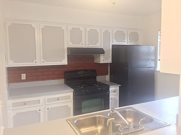 2nd image of 15800 Hubbell St #104