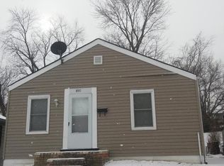 890 Nassau Dr, Saint Louis, MO