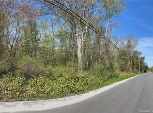 39 Hundred Acres Rd, Newtown, CT 06470