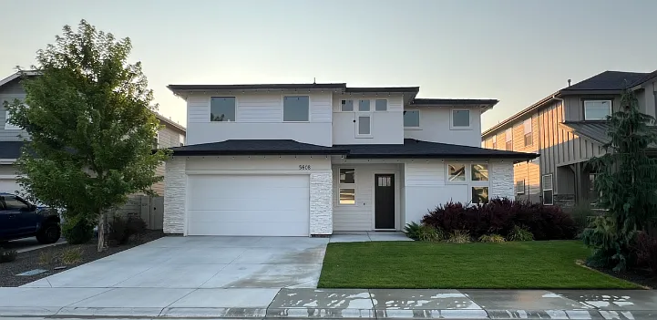 5608 S Rosalia Way — Photo 1