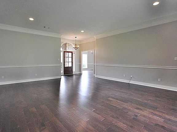 5th image of 110 Piedmont Dr