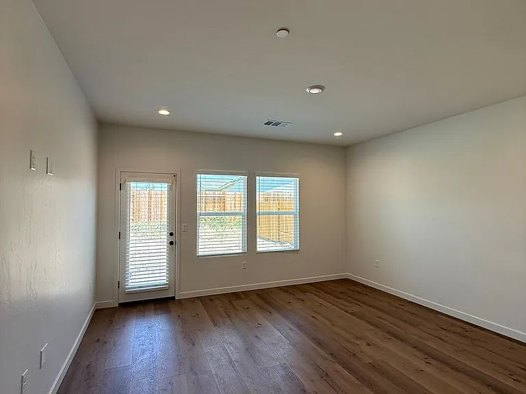 16806 Mairs Dr — Photo 31