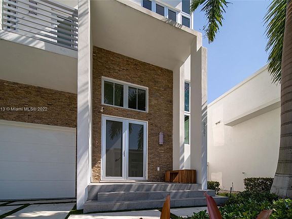 5th image of 8237 NW 34th Dr
