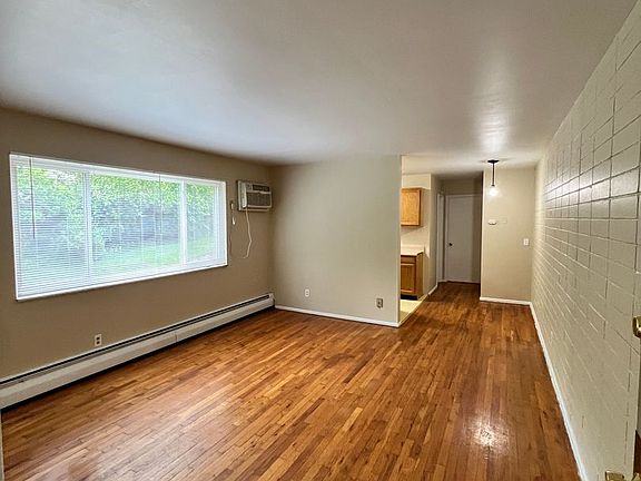 3rd image of 1308 Chapel St #2