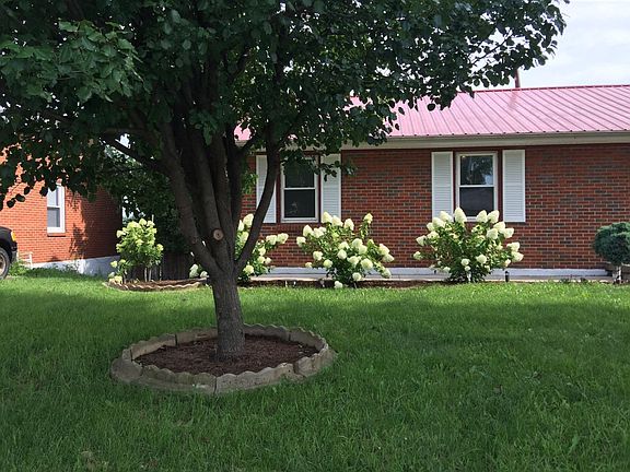 2nd image of 415 Nottaway Dr