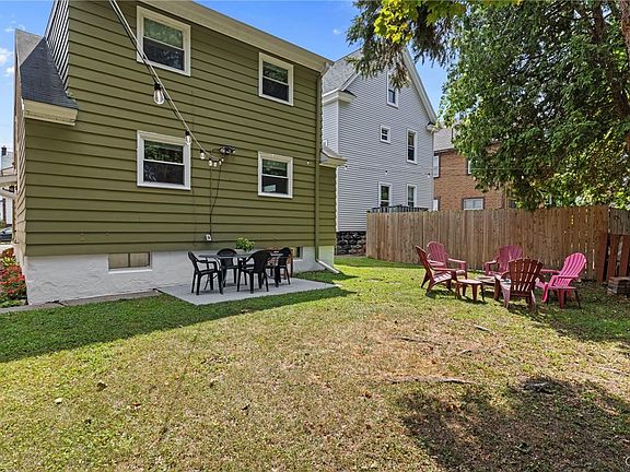 4th image of 218 Whittier Ave #20