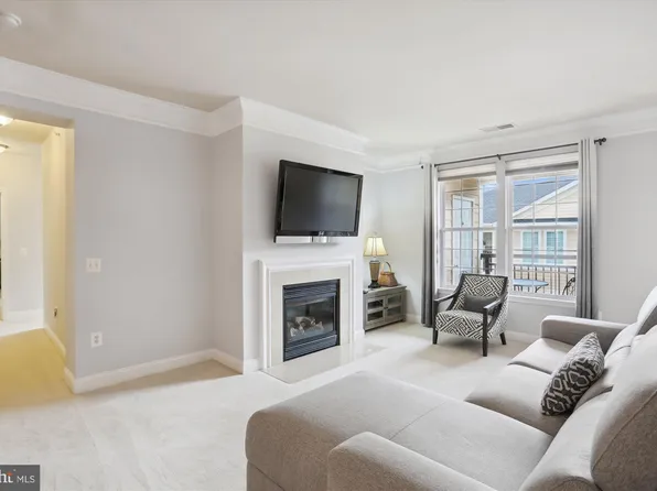 9405 Blackwell Rd APT 409, Rockville, MD 20850