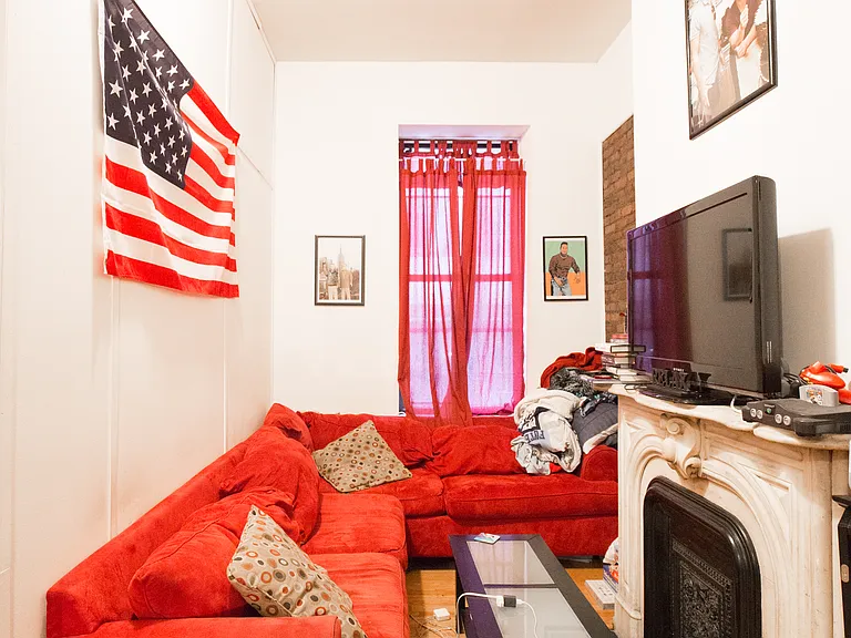55 E 7th St #1 — Photo 2