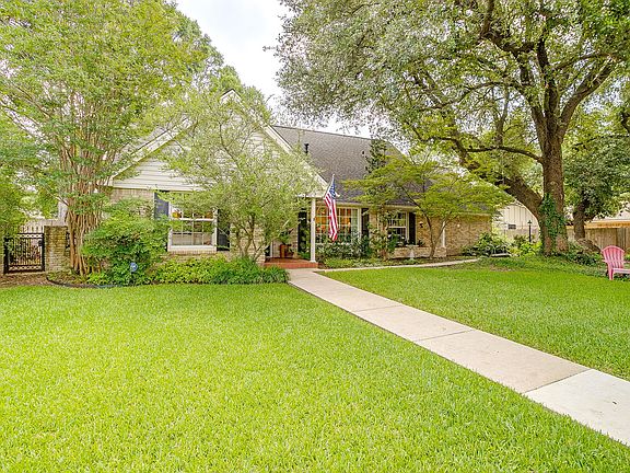 3rd image of 4305 Elmwood Dr