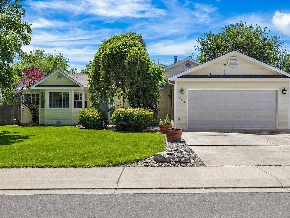 1st image of 555 E Valley Dr