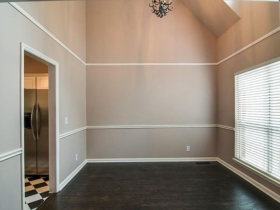 4th image of 2536 Devon Valley Dr