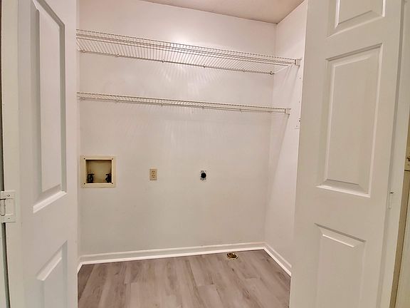 5th image of 417 Glenwood Ave