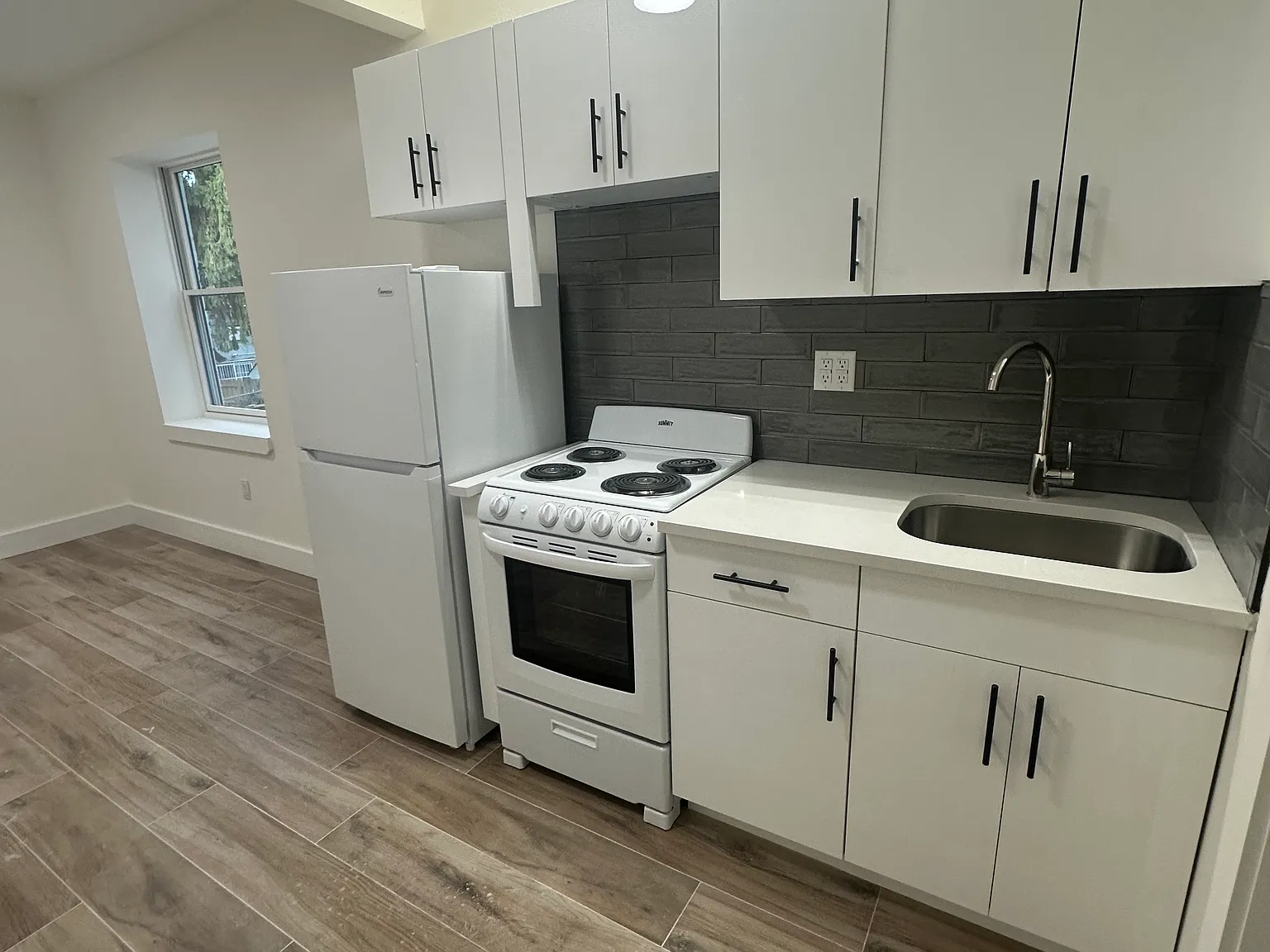 Studio, $2,624 — Photo 2