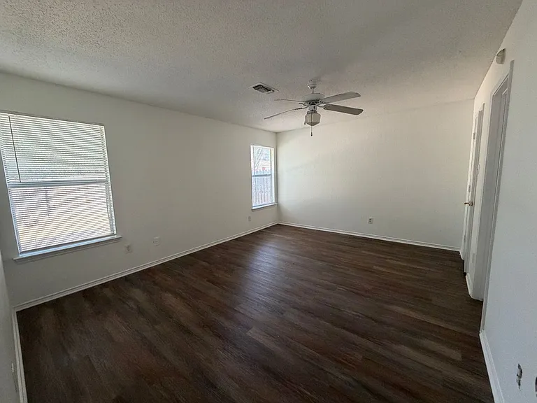 7116 Nohl Ranch Rd — Photo 5
