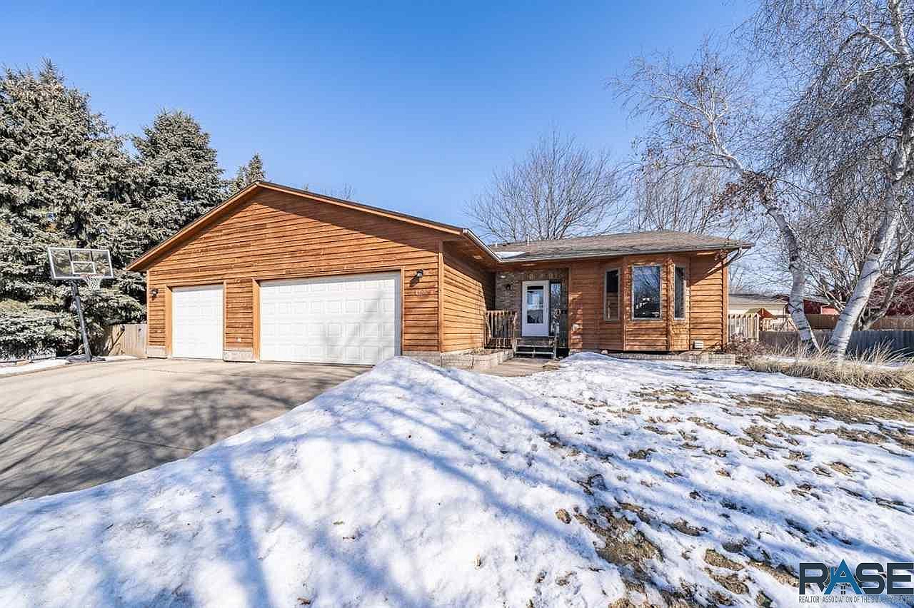 4400 E 36th St, Sioux Falls, SD 57103 | Zillow